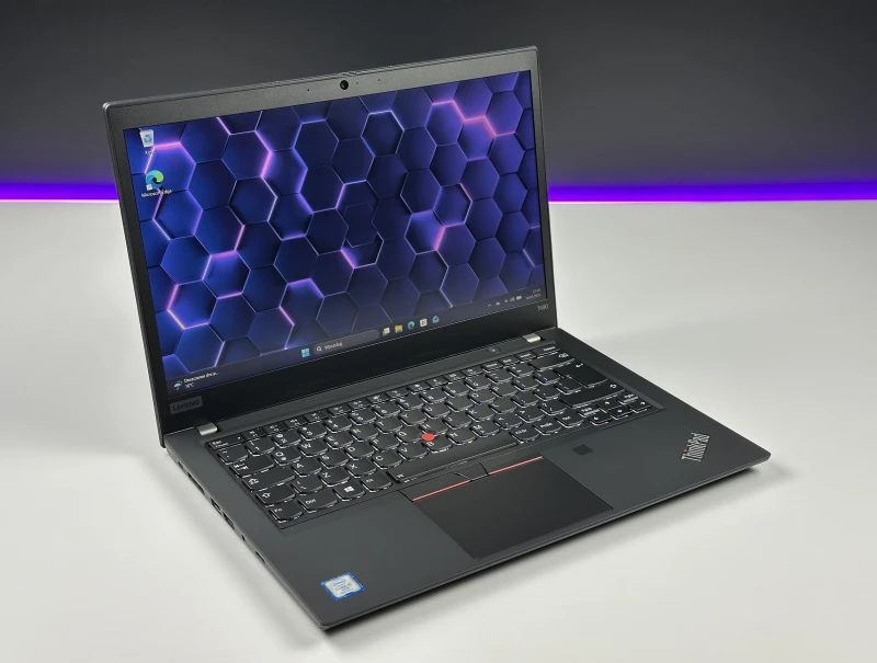 Lenovo ThinkPad T490 – niezawodność i wydajność! i5-8365U, matryca FHD i legendarna jakość ThinkPad dla komfortowej pracy każdego dnia.