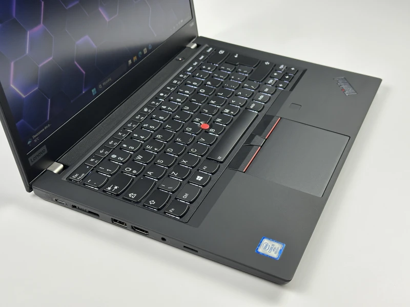 Lenovo ThinkPad T490 – niezawodność i wydajność! i5-8365U, matryca FHD i legendarna jakość ThinkPad dla komfortowej pracy każdego dnia.