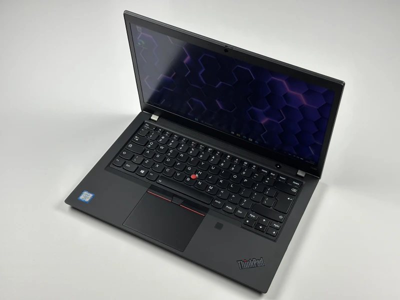 Lenovo ThinkPad T490 – niezawodność i wydajność! i5-8365U, matryca FHD i legendarna jakość ThinkPad dla komfortowej pracy każdego dnia.