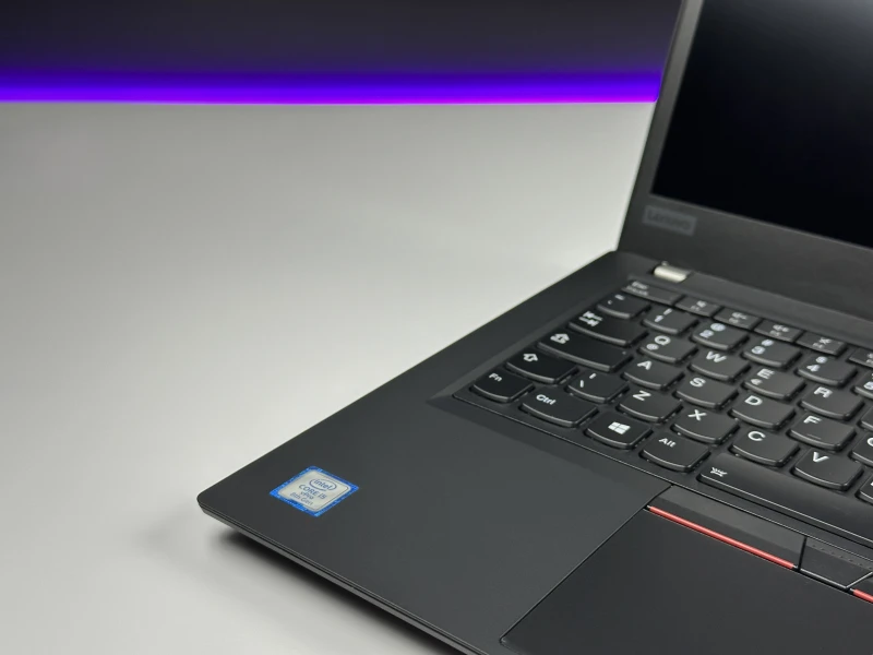 Lenovo ThinkPad T490 – niezawodność i wydajność! i5-8365U, matryca FHD i legendarna jakość ThinkPad dla komfortowej pracy każdego dnia.