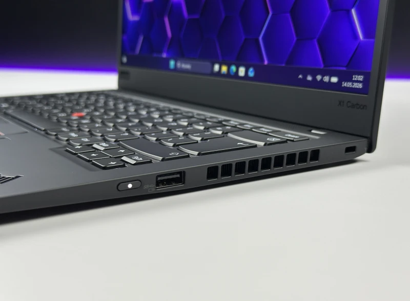 Lenovo ThinkPad X1 Carbon Gen 8 z i7-10610U i matrycą FHD – ultralekki laptop, stworzony z myślą o mobilnej pracy i wymagających użytkownikach.