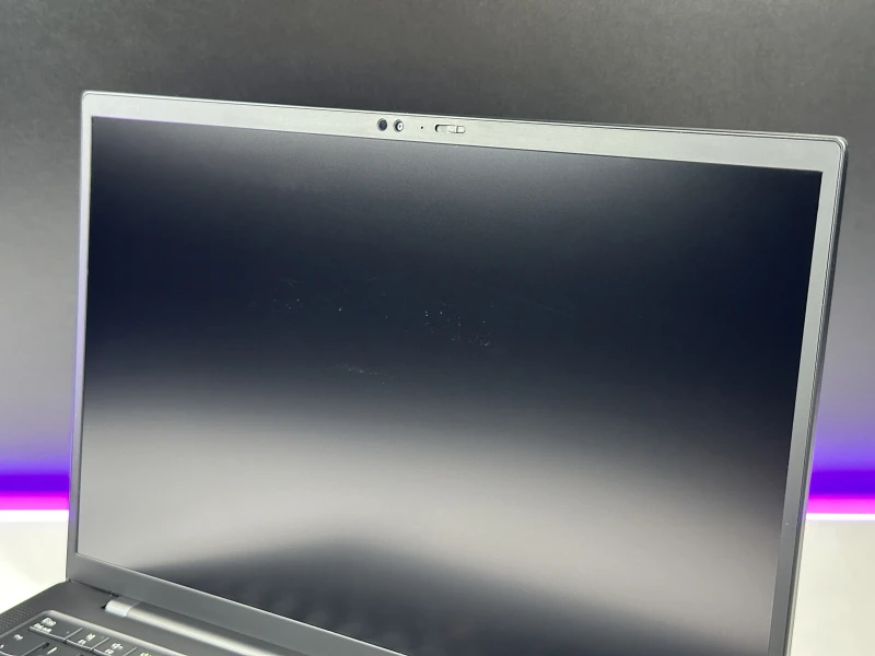 Lenovo ThinkPad X1 Carbon Gen 9 i7-1185G7, 16GB, 14" FHD+ – ultralekki laptop biznesowy z podświetlaną klawiaturą US i obsługą polskich znaków.