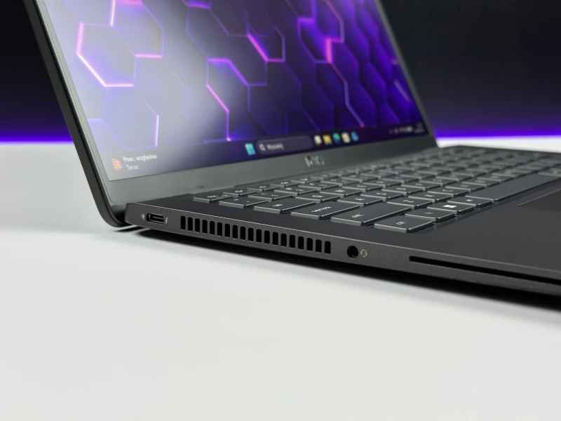 Dell Latitude 7430 - i7-1265U, 32GB RAM. Lekki ultrabook biznesowy z obudową Carbon, stworzony do intensywnej pracy mobilnej i wielozadaniowości.