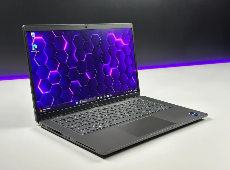 Dell Latitude 7430 - i7-1265U, 32GB RAM. Lekki ultrabook biznesowy z obudową Carbon, stworzony do intensywnej pracy mobilnej i wielozadaniowości.