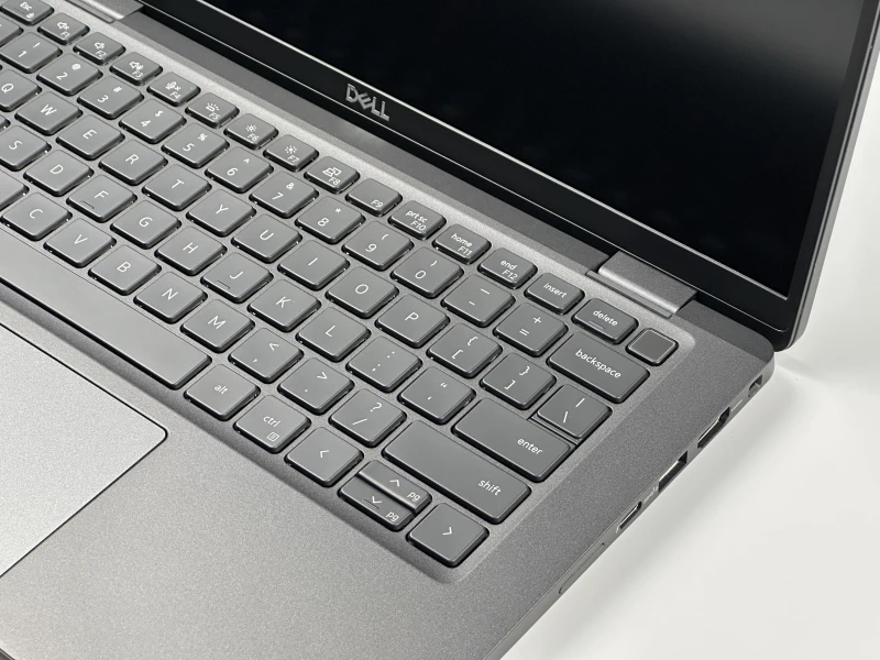Dell Latitude 7430 - i7-1265U, 32GB RAM. Lekki ultrabook biznesowy z obudową Carbon, stworzony do intensywnej pracy mobilnej i wielozadaniowości.