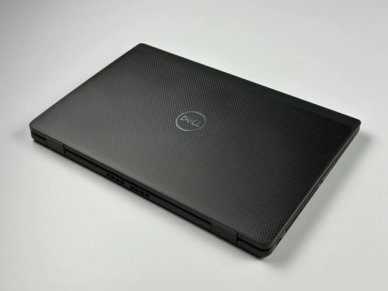 Dell Latitude 7430 - i7-1265U, 32GB RAM. Lekki ultrabook biznesowy z obudową Carbon, stworzony do intensywnej pracy mobilnej i wielozadaniowości.