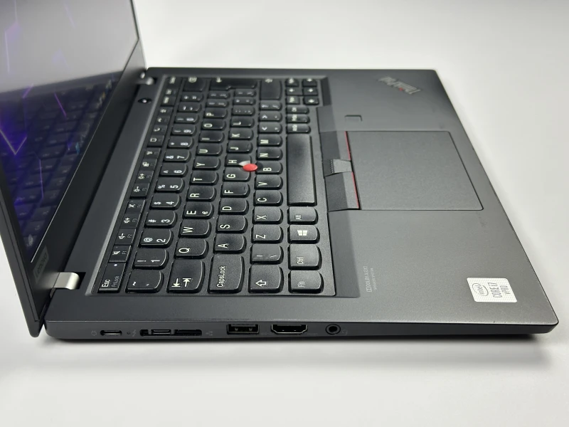 Lenovo ThinkPad X13 Gen 1 i7-10610U, 16GB RAM, dotykowy ekran 13,3" FHD   – kompaktowy laptop biznesowy do pracy mobilnej i codziennej.