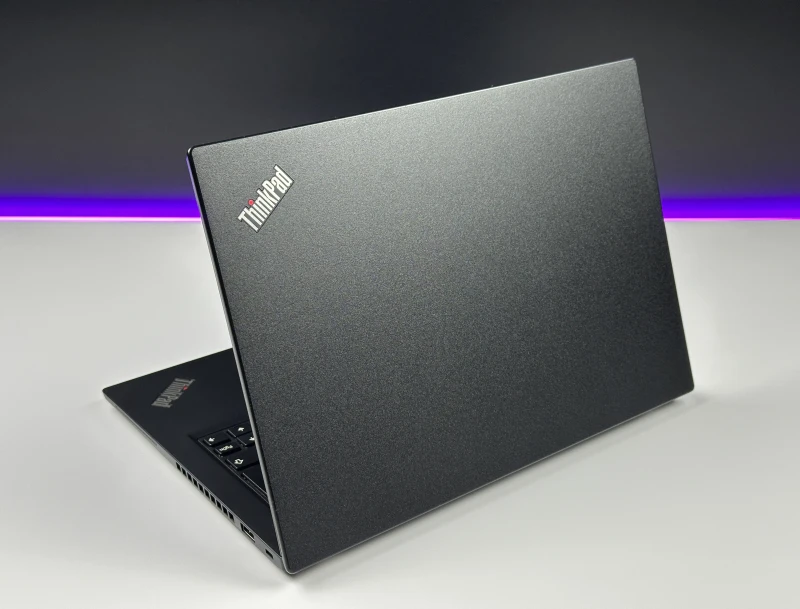 Lenovo ThinkPad X13 Gen 1 i7-10610U, 16GB RAM, dotykowy ekran 13,3" FHD   – kompaktowy laptop biznesowy do pracy mobilnej i codziennej.