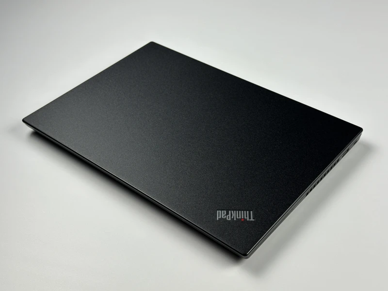 Lenovo ThinkPad X13 Gen 1 i7-10610U, 16GB RAM, dotykowy ekran 13,3" FHD   – kompaktowy laptop biznesowy do pracy mobilnej i codziennej.