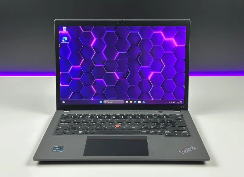 Lenovo ThinkPad X13 Gen 2 - i7-1185G7, 13.3" FHD+ dotyk. Kompaktowy laptop do pracy mobilnej, oferujący wysoką wydajność i komfort obsługi.
