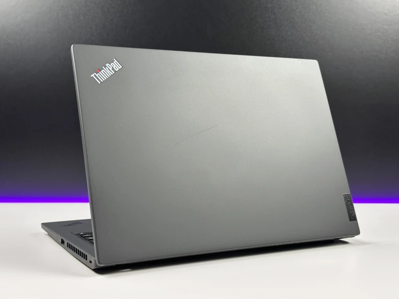 Lenovo ThinkPad X13 Gen 2 - i7-1185G7, 13.3" FHD+ dotyk. Kompaktowy laptop do pracy mobilnej, oferujący wysoką wydajność i komfort obsługi.