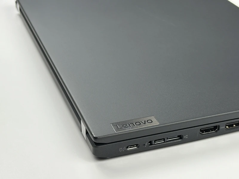 Lenovo ThinkPad X13 Gen 2 - i7-1185G7, 13.3" FHD+ dotyk. Kompaktowy laptop do pracy mobilnej, oferujący wysoką wydajność i komfort obsługi.