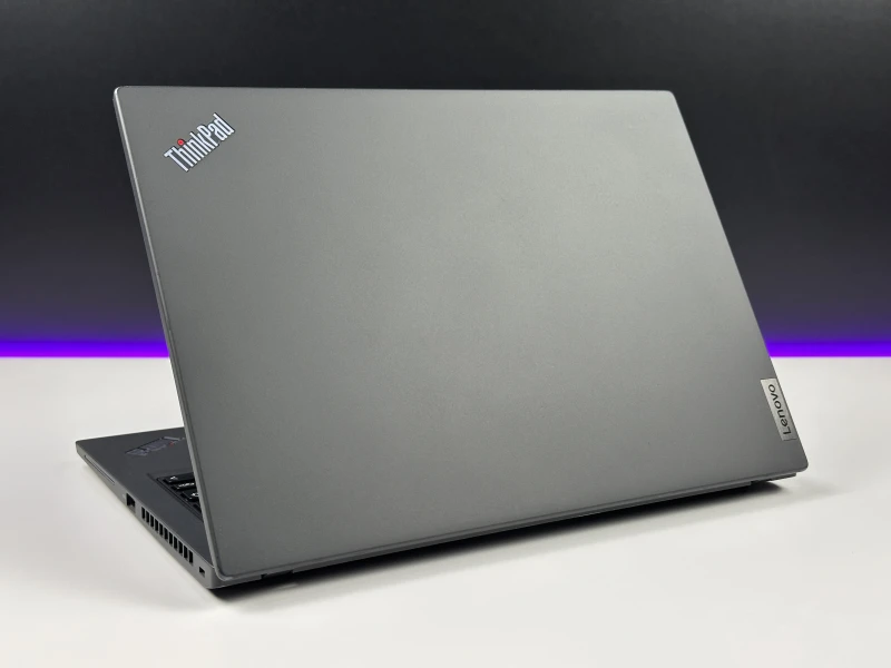 Lenovo ThinkPad X13 Gen 2 - i7-1185G7, 13.3" FHD+ dotyk. Kompaktowy laptop do pracy mobilnej, oferujący wysoką wydajność i komfort obsługi.