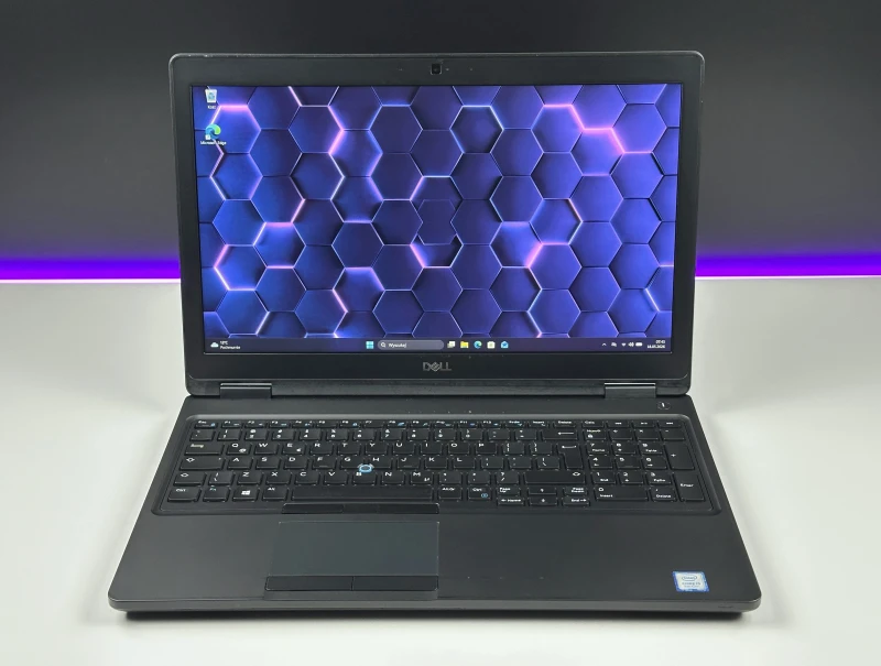 Dell Latitude 5590 - i5-8350U, 15.6", modem LTE. Uniwersalny laptop biznesowy do pracy z dedykowaną grafiką i szerokimi możliwościami łączności.