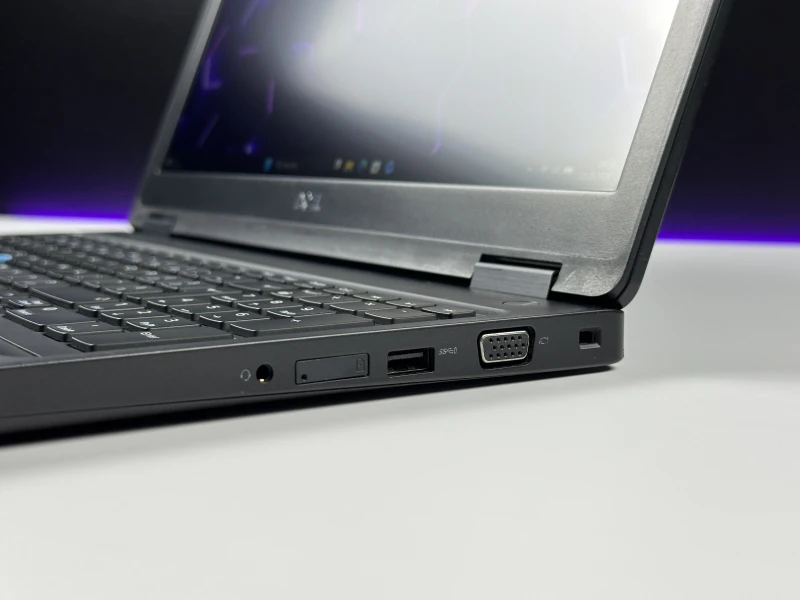 Dell Latitude 5590 - i5-8350U, 15.6", modem LTE. Uniwersalny laptop biznesowy do pracy z dedykowaną grafiką i szerokimi możliwościami łączności.
