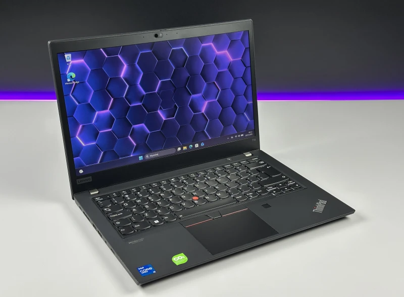 Lenovo ThinkPad T14 Gen 2 i5-1145G7, 14" FHD – biznesowy laptop do pracy biurowej i mobilnej, zapewniający stabilność i komfort użytkowania.