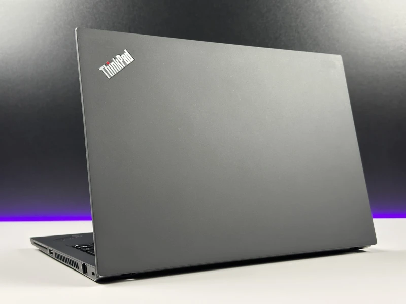 Lenovo ThinkPad T14 Gen 2 i5-1145G7, 14" FHD – biznesowy laptop do pracy biurowej i mobilnej, zapewniający stabilność i komfort użytkowania.