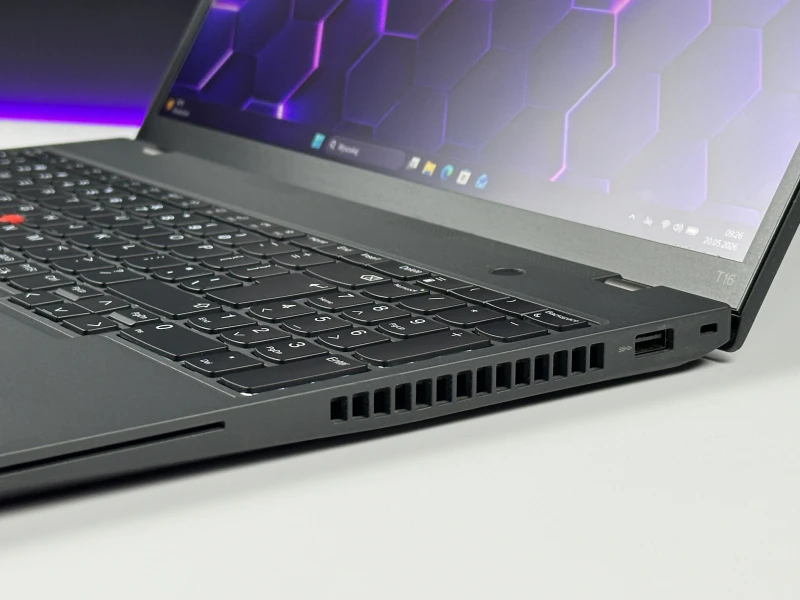Lenovo ThinkPad T16 Gen 1 z i7-1260P. Wydajny laptop biznesowy z dużą przestrzenią roboczą, idealny do wielozadaniowej pracy biurowej i mobilnej.