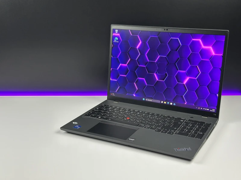 Lenovo ThinkPad T16 Gen 1 z i7-1260P. Wydajny laptop biznesowy z dużą przestrzenią roboczą, idealny do wielozadaniowej pracy biurowej i mobilnej. Lenovo ThinkPad T16 Gen 1 z i7-1260P. Wydajny laptop biznesowy z dużą przestrzenią roboczą, idealny do wielozadaniowej pracy biurowej i mobilnej.