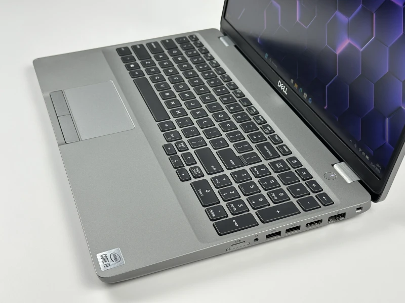 Dell Precision 3551 z i9-10885H i Quadro P620 (4 GB). Laptop biznesowy 15,6” FHD - do CAD, projektów 3D i wymagających aplikacji technicznych.