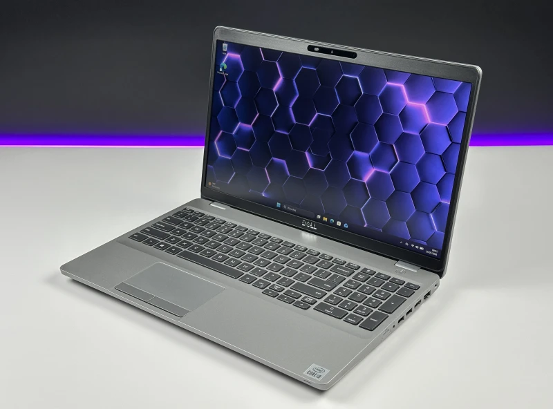 Dell Precision 3551 z i9-10885H i Quadro P620 (4 GB). Laptop biznesowy 15,6” FHD - do CAD, projektów 3D i wymagających aplikacji technicznych.
