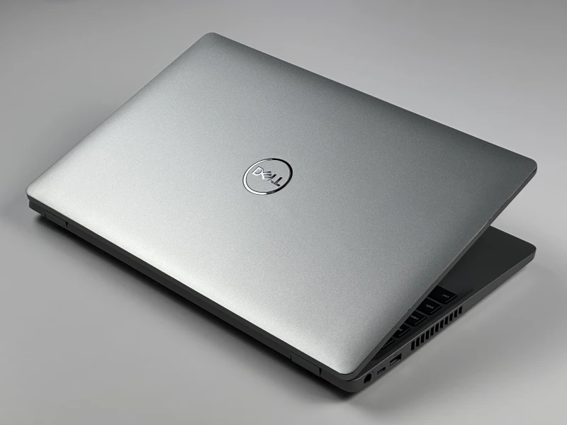 Dell Precision 3551 z i9-10885H i Quadro P620 (4 GB). Laptop biznesowy 15,6” FHD - do CAD, projektów 3D i wymagających aplikacji technicznych.