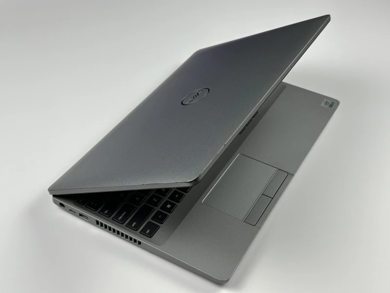 Dell Precision 3551 z i9-10885H i Quadro P620 (4 GB). Laptop biznesowy 15,6” FHD - do CAD, projektów 3D i wymagających aplikacji technicznych.