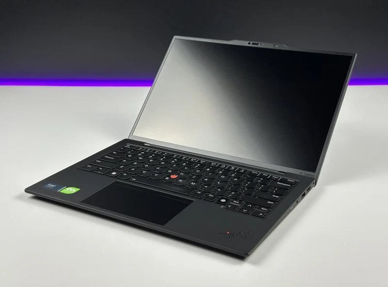 ThinkPad X1 Carbon Gen 12 z Ultra 7 165U, 64GB RAM i LTE zapewnia stały internet z karty SIM. Smukły laptop biznesowy 14” FHD+, klawiatura US. ThinkPad X1 Carbon Gen 12 z Ultra 7 165U, 64GB RAM i LTE zapewnia stały internet z karty SIM. Smukły laptop biznesowy 14” FHD+, klawiatura US.