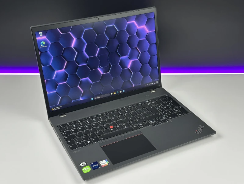 Lenovo ThinkPad T16 Gen 1 - i5-1245U, 16". Biznesowy laptop oferujący dużą przestrzeń roboczą i komfort codziennej pracy.