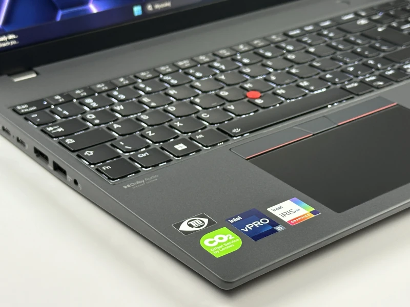 Lenovo ThinkPad T16 Gen 1 - i5-1245U, 16". Biznesowy laptop oferujący dużą przestrzeń roboczą i komfort codziennej pracy.