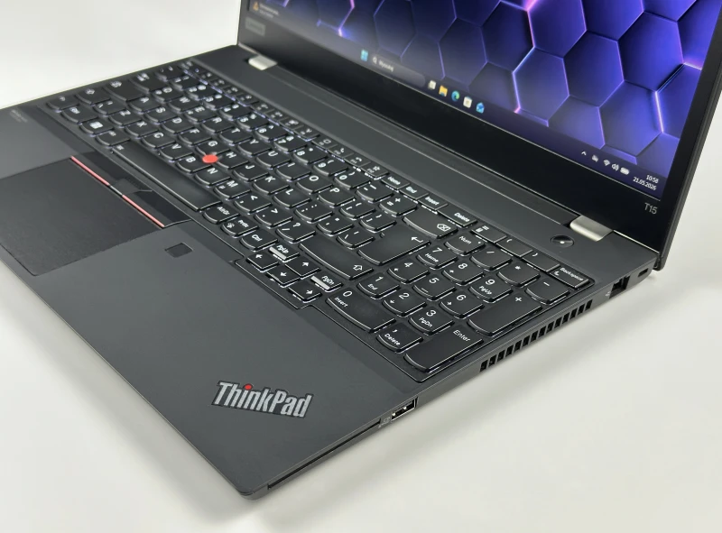 Lenovo ThinkPad T15 Gen 2 z i5-1135G7, ekran FHD 15.6", modem LTE. Laptop biznesowy z energooszczędnym procesorem Intel 11. generacji.