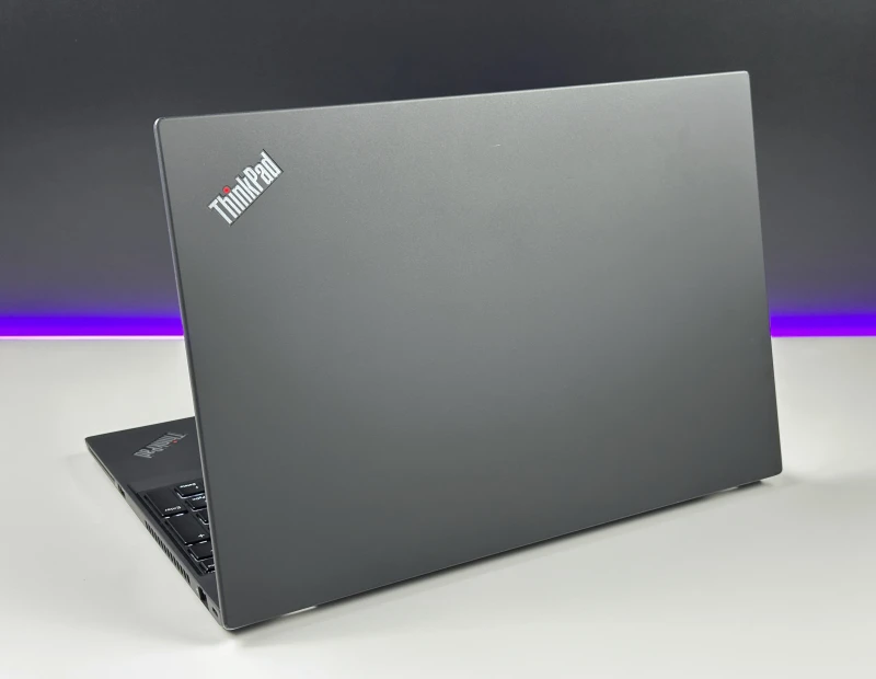 Lenovo ThinkPad T15 Gen 2 z i5-1135G7, ekran FHD 15.6", modem LTE. Laptop biznesowy z energooszczędnym procesorem Intel 11. generacji.