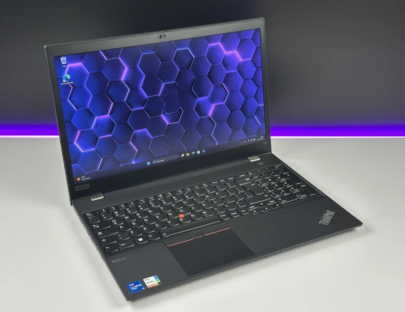Lenovo ThinkPad T15 Gen 2 z i5-1145G7, ekran FHD 15.6", modem LTE. Laptop biznesowy z energooszczędnym procesorem Intel 11. generacji.
