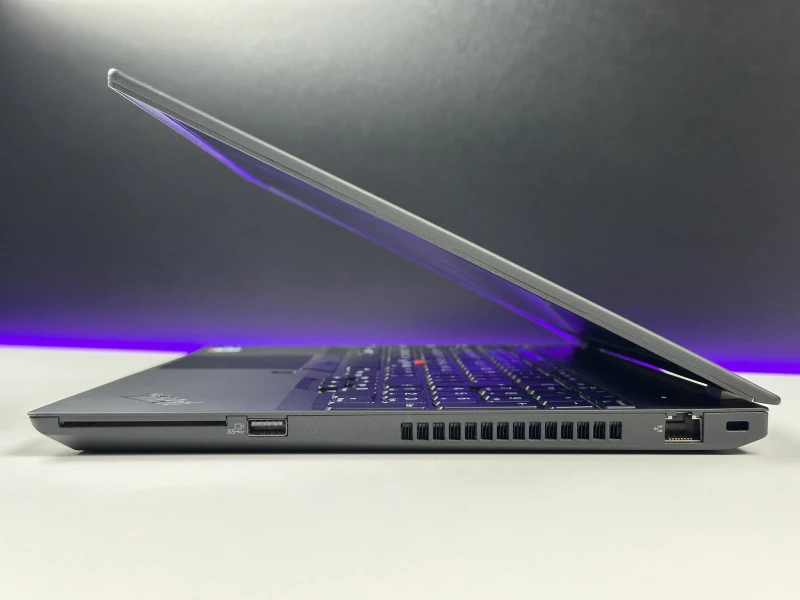 Lenovo ThinkPad T15 Gen 2 z i5-1145G7, ekran FHD 15.6", modem LTE. Laptop biznesowy z energooszczędnym procesorem Intel 11. generacji.