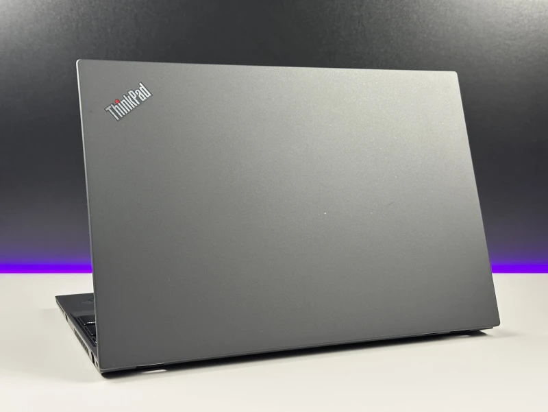 Lenovo ThinkPad T15 Gen 2 z i5-1145G7, ekran FHD 15.6", modem LTE. Laptop biznesowy z energooszczędnym procesorem Intel 11. generacji.