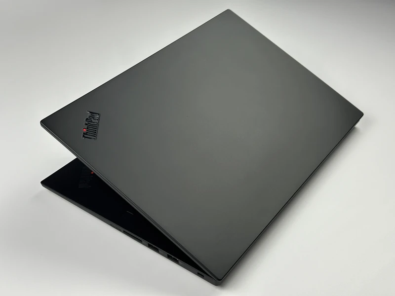 Lenovo ThinkPad P1 Gen 3 - i7-10750H, 15.6" FHD, Quadro T2000, modem LTE. Smukła stacja robocza do CAD, projektowania i zaawansowanej pracy.