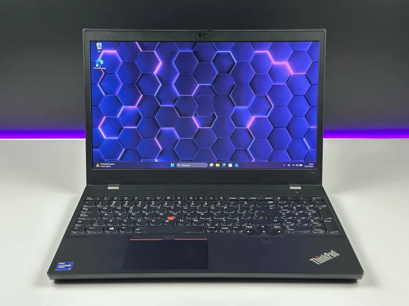 Lenovo ThinkPad P15v Gen 2 - mobilna stacja robocza z wydajnym procesorem Intel Core i9-11950H do CAD, projektowania i pracy profesjonalnej.