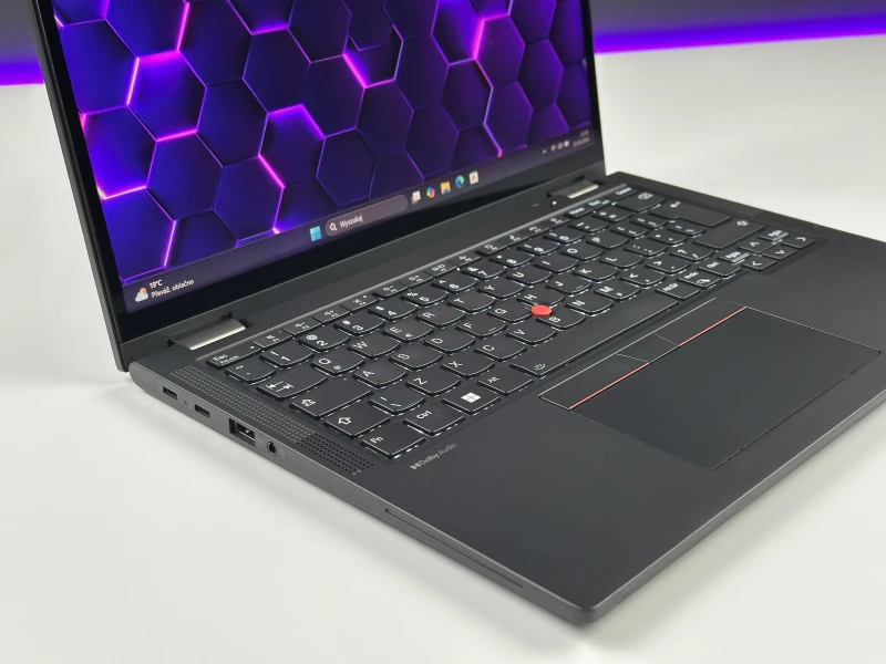 Lenovo ThinkPad X13 Yoga Gen 4 - i5-1345U, 13.3" FHD+ dotyk, modem LTE i rysik w obudowie. Mobilny laptop 2w1 do pracy, notatek i podróży.