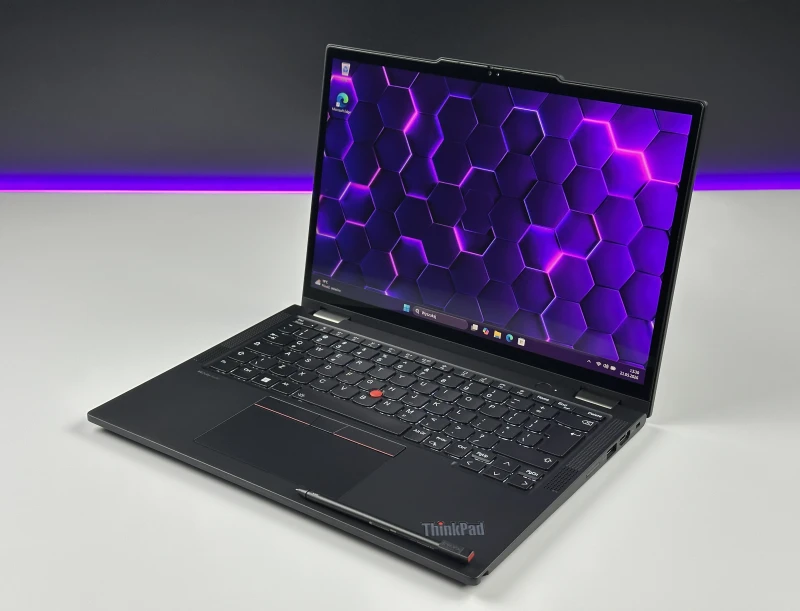 Lenovo ThinkPad X13 Yoga Gen 4 - i5-1345U, 13.3" FHD+ dotyk, modem LTE i rysik w obudowie. Mobilny laptop 2w1 do pracy, notatek i podróży.