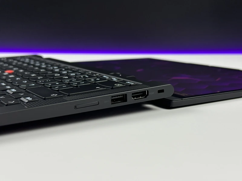 Lenovo ThinkPad X13 Yoga Gen 4 - i5-1345U, 13.3" FHD+ dotyk, modem LTE i rysik w obudowie. Mobilny laptop 2w1 do pracy, notatek i podróży.