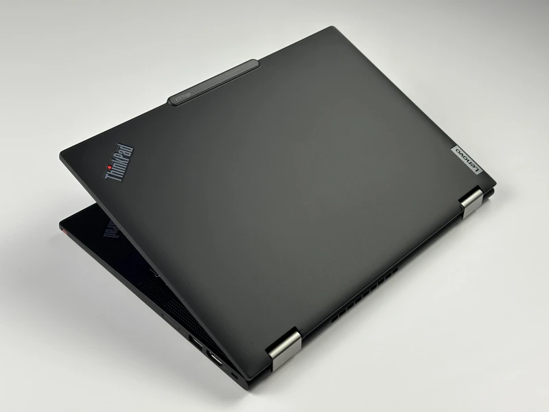 Lenovo ThinkPad X13 Yoga Gen 4 - i5-1345U, 13.3" FHD+ dotyk, modem LTE i rysik w obudowie. Mobilny laptop 2w1 do pracy, notatek i podróży.