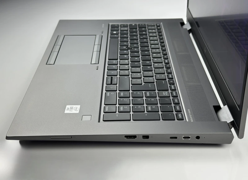 HP ZBook Fury 17 G7 i7-10850H, ekran 17.3", RTX 5000 (16GB). Profesjonalna stacja robocza do renderingu, CAD i zaawansowanej pracy graficznej.