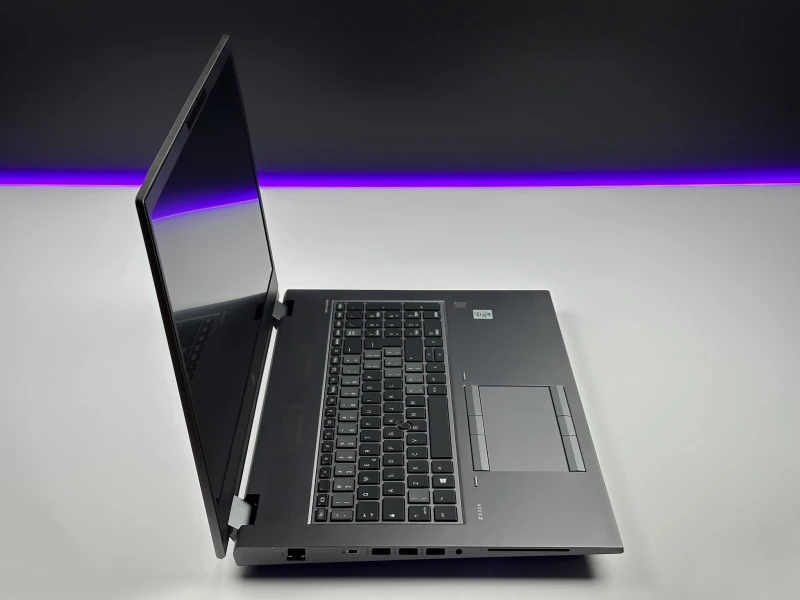 HP ZBook Fury 17 G7 i7-10850H, ekran 17.3", RTX 5000 (16GB). Profesjonalna stacja robocza do renderingu, CAD i zaawansowanej pracy graficznej. HP ZBook Fury 17 G7 i7-10850H, ekran 17.3", RTX 5000 (16GB). Profesjonalna stacja robocza do renderingu, CAD i zaawansowanej pracy graficznej.