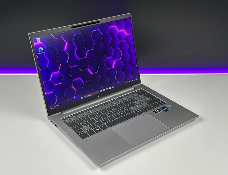 HP ZBook Firefly 14 G9 z i7-1265U, ekranem 14" FHD+, grafiką T550 (4GB). Lekka mobilna stacja robocza do projektowania, pracy biurowej i mobilnej.