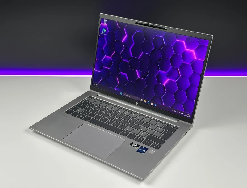HP ZBook Firefly 14 G9 z i7-1265U, ekranem 14" FHD+, grafiką T550 (4GB). Lekka mobilna stacja robocza do projektowania, pracy biurowej i mobilnej.