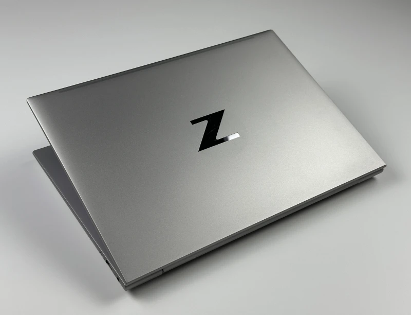 HP ZBook Firefly 14 G9 z i7-1265U, ekranem 14" FHD+, grafiką T550 (4GB). Lekka mobilna stacja robocza do projektowania, pracy biurowej i mobilnej.