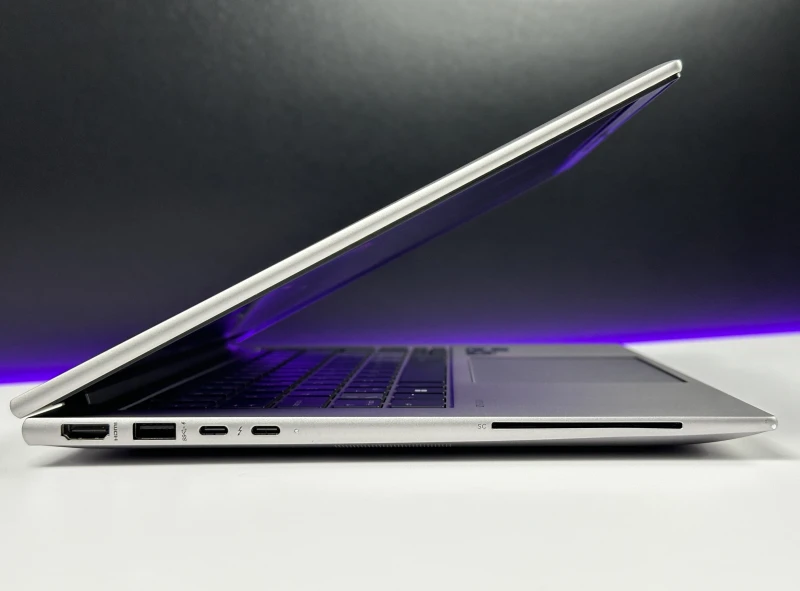 HP ZBook Firefly 14 G9 z i7-1265U, ekranem 14" FHD+, grafiką T550 (4GB). Lekka mobilna stacja robocza do projektowania, pracy biurowej i mobilnej.