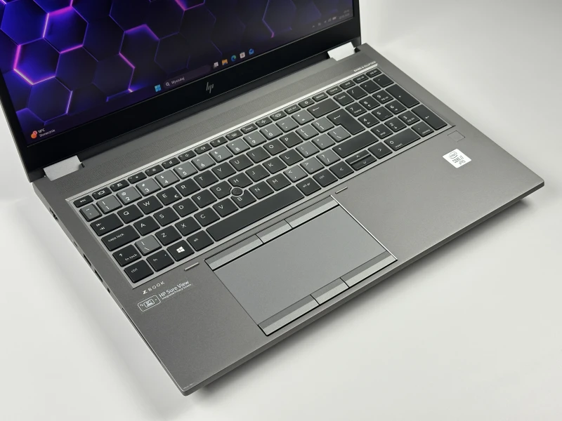 HP ZBook Fury 15 G7 - i7-10850H, ekran 15.6" FHD Sure View, RTX 5000 (16GB). Wydajna stacja robocza do CAD, 3D i profesjonalnych projektów.