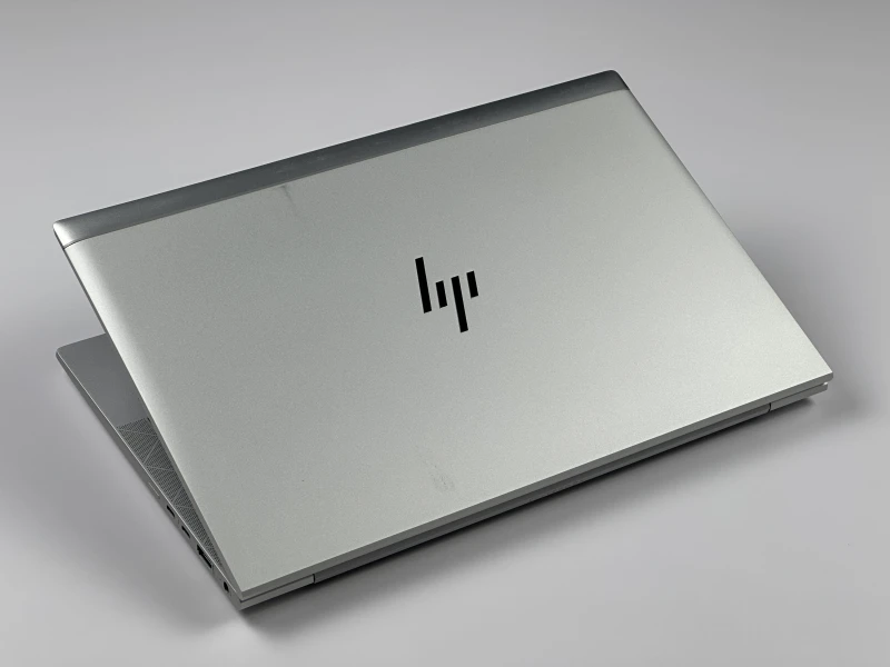 HP EliteBook 830 G8 z i5-1145G7, 13.3" FHD Sure View. Kompaktowy laptop biznesowy z funkcją ochrony prywatności ekranu i lekką konstrukcją.