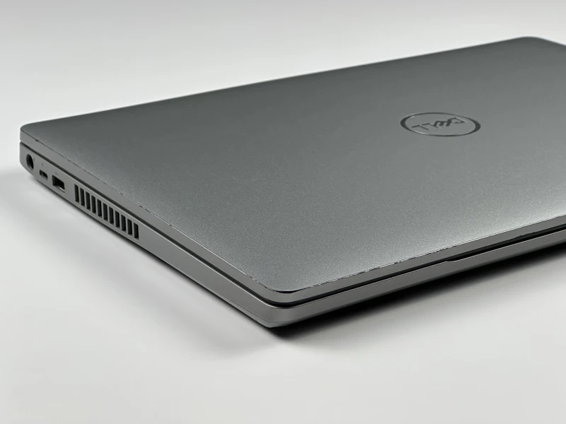 Dell Latitude 5510 – siła klasy biznes. Elegancki, szybki i niezawodny laptop z procesorem i7 - gotowy na intensywne wyzwania codzienności.